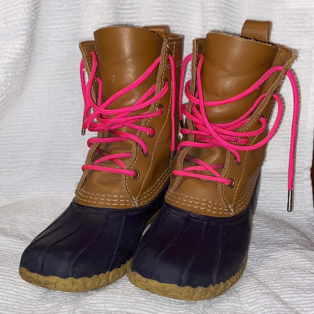 Women’s L.L. Bean Boots,
8 inch
Made in Maine